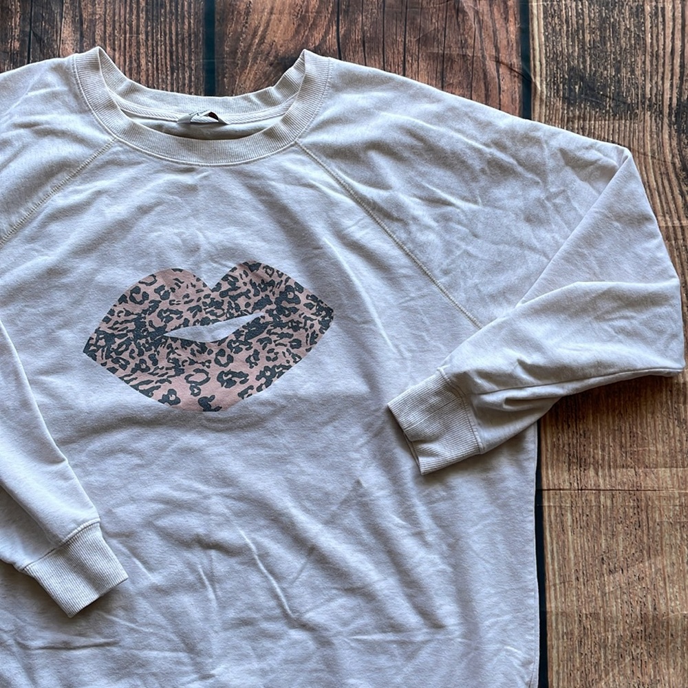 WildFox Cheetah Lips Sweater - Picture 2 of 4